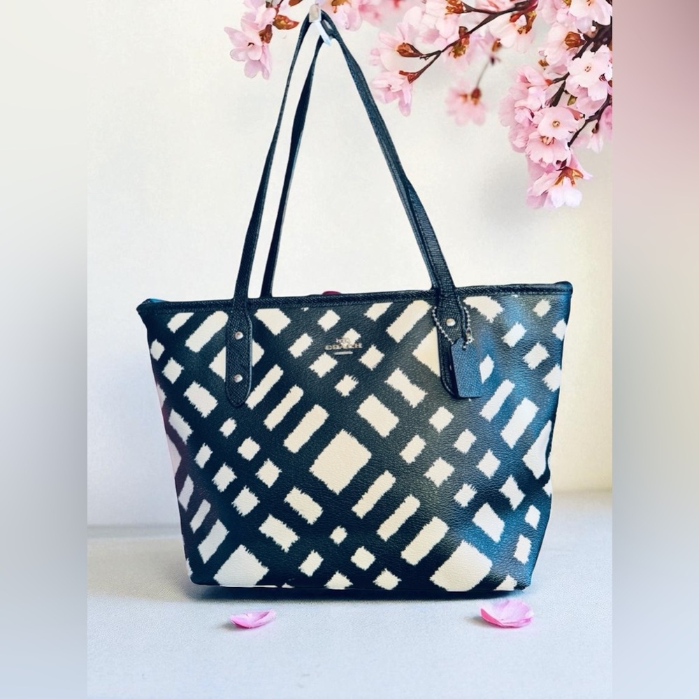 Coach Black and Cream Patterned Tote - Picture 14 of 16